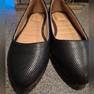 Adaria Black Perforated Women's Flat Shoes New In Box Size 11M